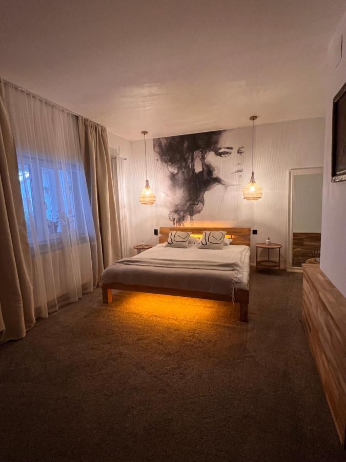 Shard Boutique Hotel-Adult Only Braşov Eksteriør billede
