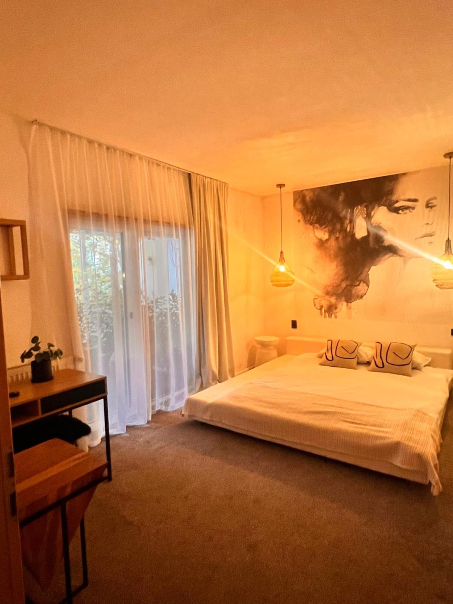 Shard Boutique Hotel-Adult Only Braşov Eksteriør billede